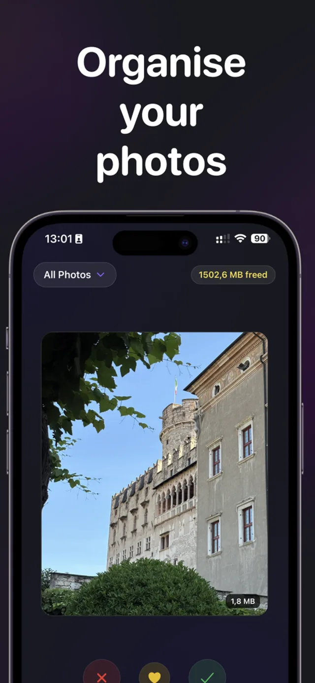 Organise your photos: a photo card with delete, favourite and keep buttons